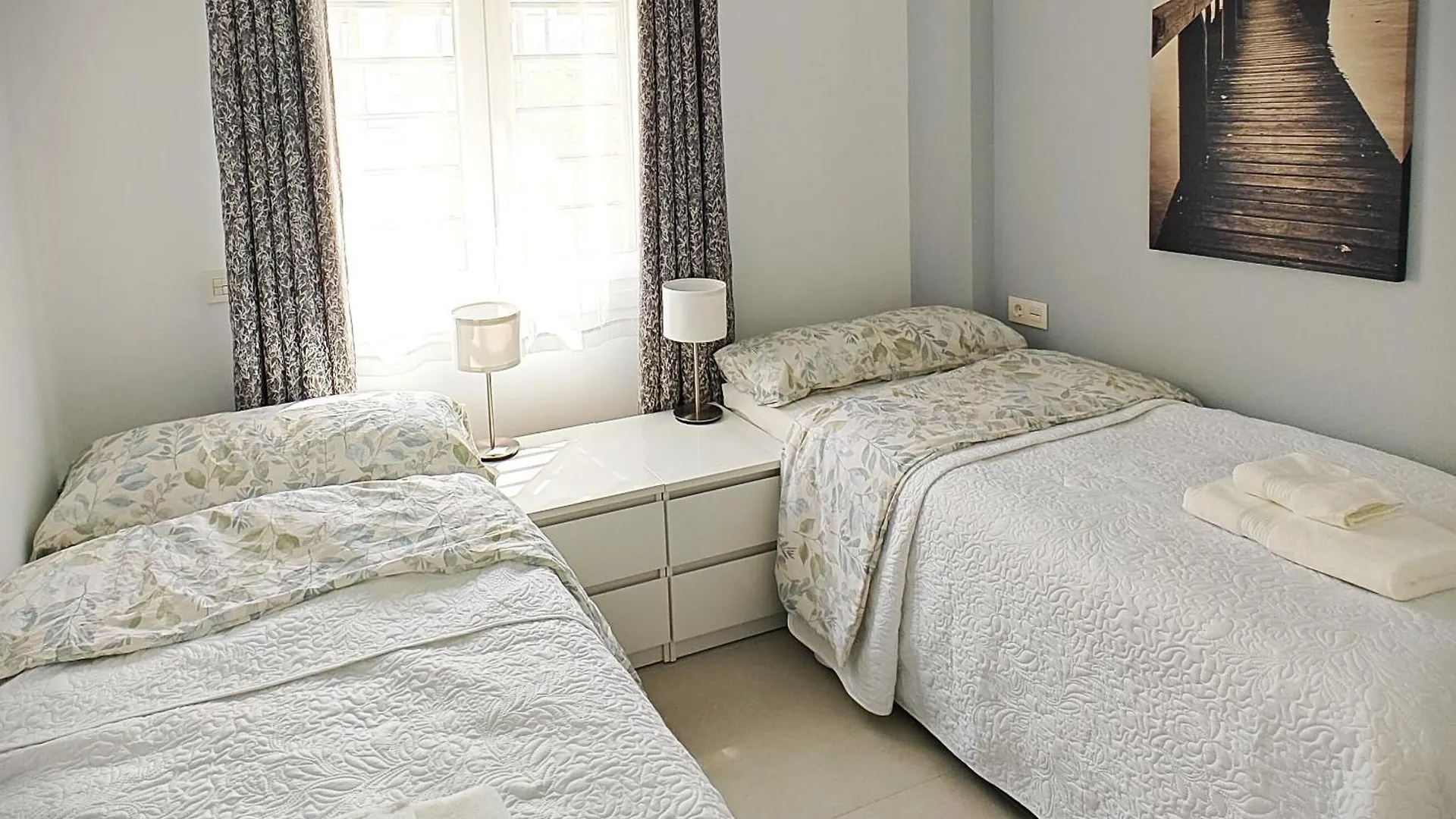 Sun Apartment - 3 Bedrooms, Priv Parking, Pool, Ac, Tv Channels, Fibre Net Los Cristianos  0*, Los Cristianos (Tenerife) Spagna