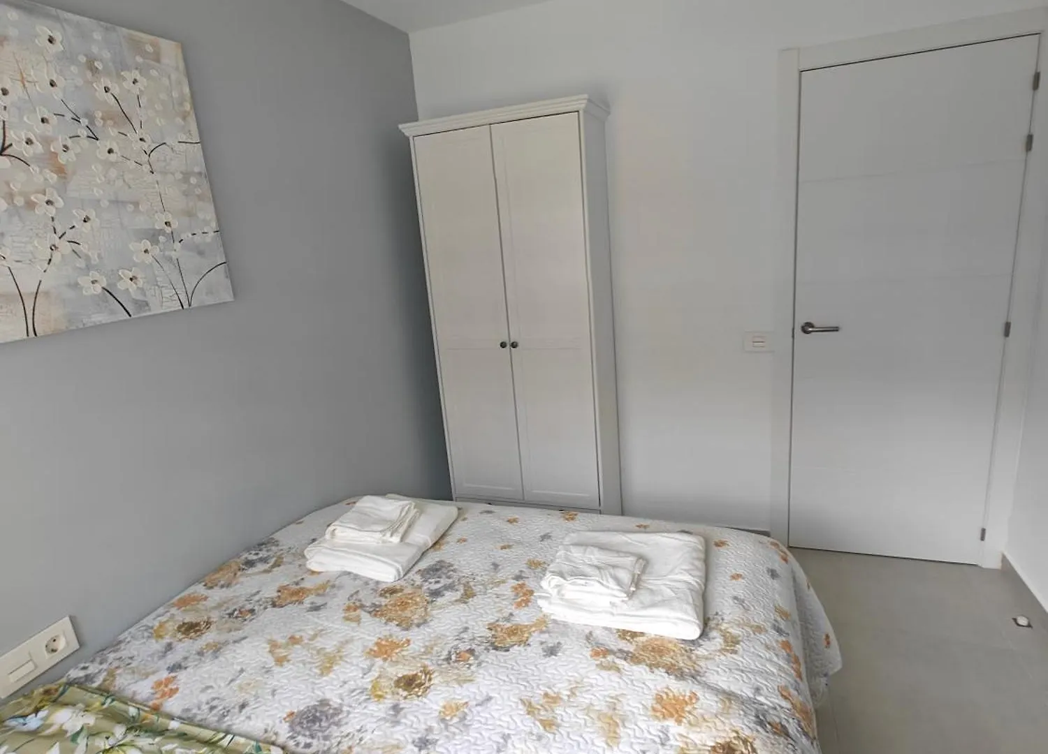 Sun Apartment - 3 Bedrooms, Priv Parking, Pool, Ac, Tv Channels, Fibre Net Los Cristianos  Spagna
