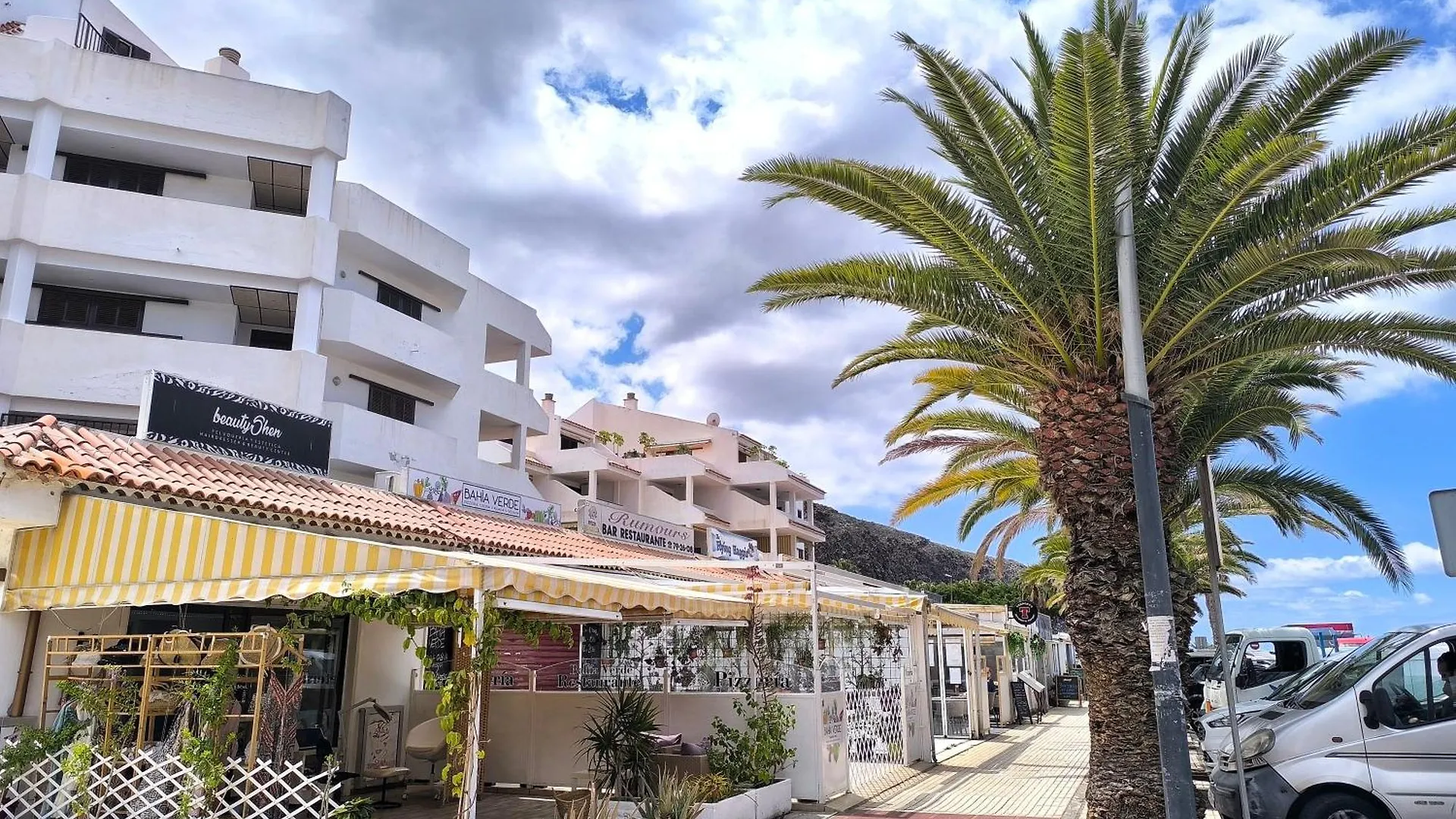 Sun Apartment - 3 Bedrooms, Priv Parking, Pool, Ac, Tv Channels, Fibre Net Los Cristianos   Los Cristianos (Tenerife)