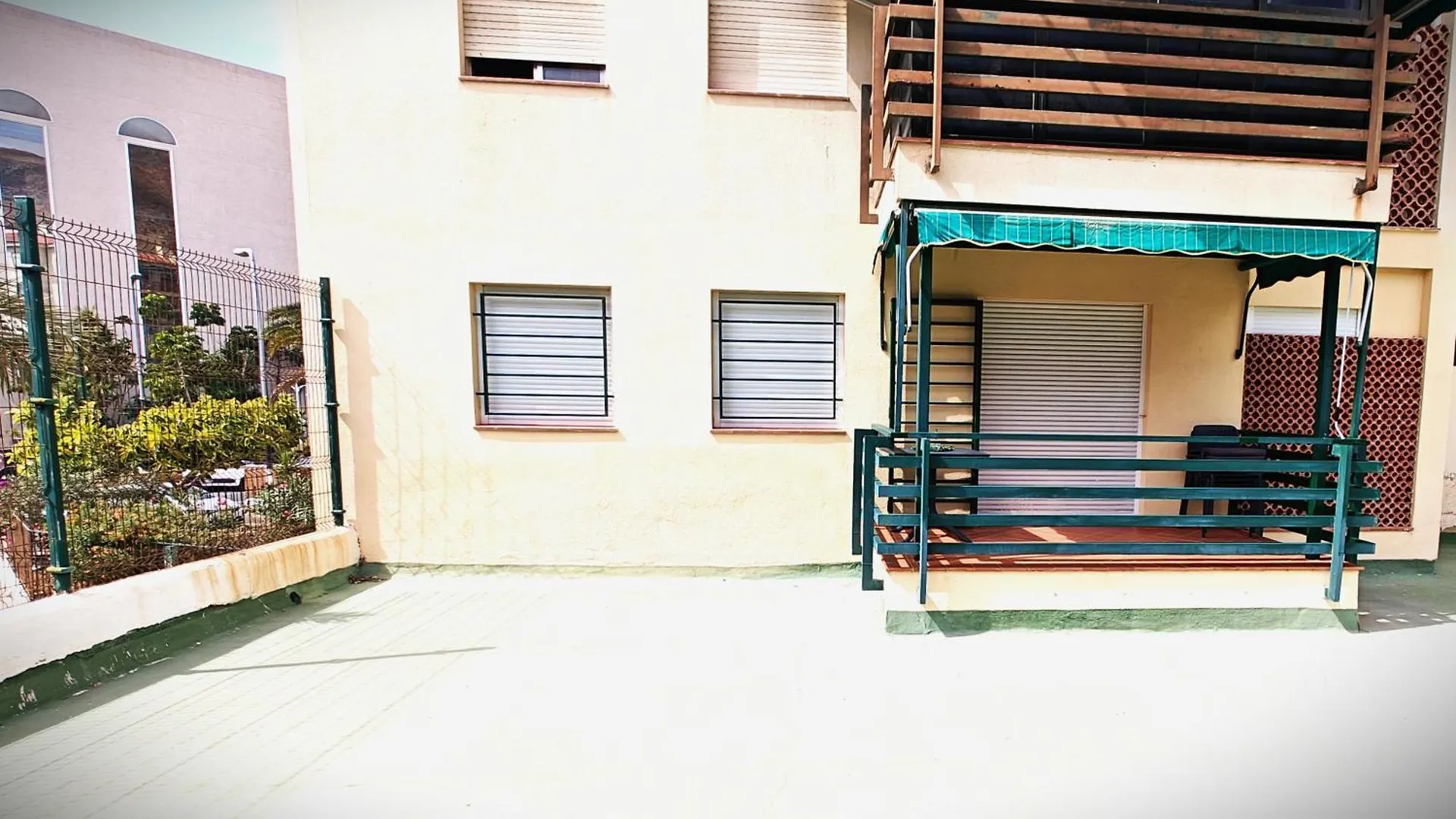 Sun Apartment - 3 Bedrooms, Priv Parking, Pool, Ac, Tv Channels, Fibre Net Los Cristianos