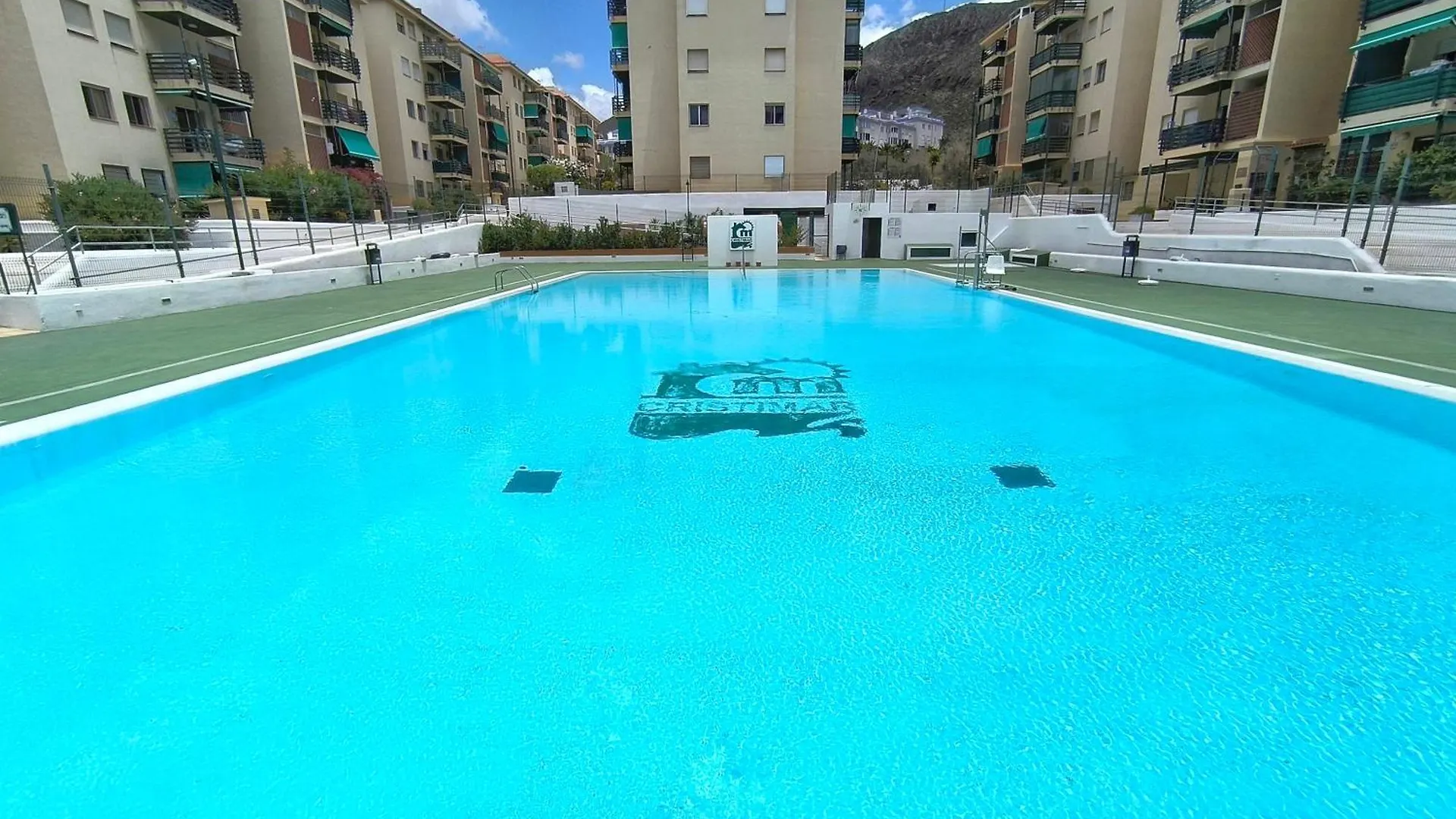Sun Apartment - 3 Bedrooms, Priv Parking, Pool, Ac, Tv Channels, Fibre Net location
